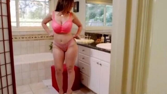 Негр забрался в дом и трахнул зрелую хозяйку - jon-jost.com