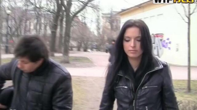 Русские пикаперы развели девушку на секс в туалете кафе - jon-jost.com