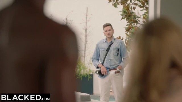 Я же блядь. Даже при муже с кем хочу, с тем и трахаюсь! - jon-jost.com